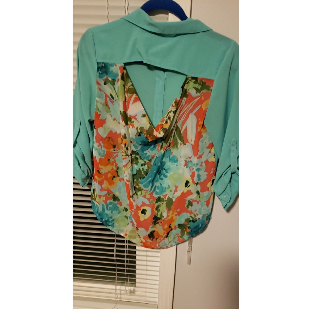 Iz Byer button up top